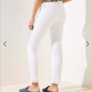 LOFT Curvy Double Frayed Slim White Jeans